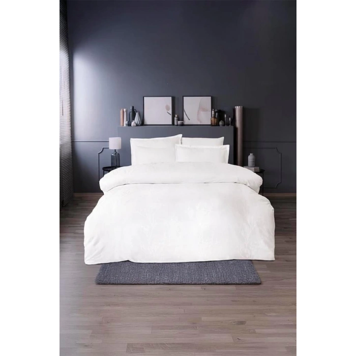 Jakarlı Saten Çift Kişilik Nev Takımı Minna Coin