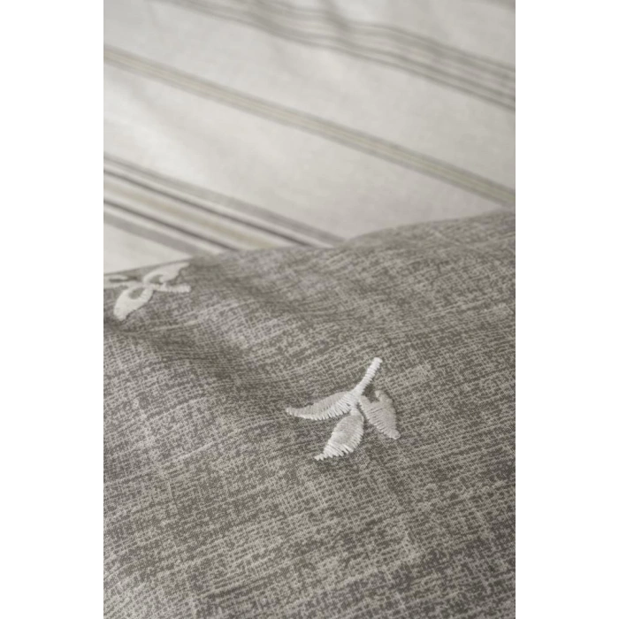 Klein Nakışlı Çift Kişilik Nev Takımı Moke Kahve