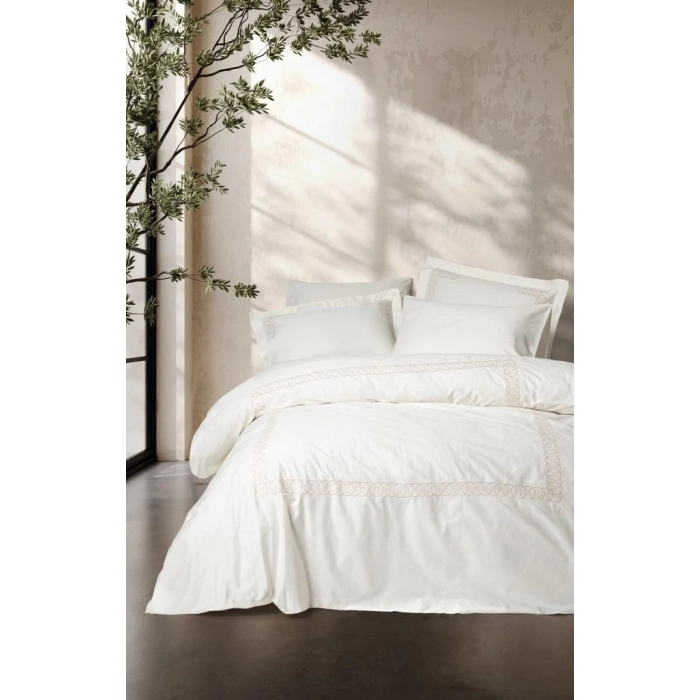 Nakışlı Çift Kişilik Saten Nev Takımı Riley Ekru