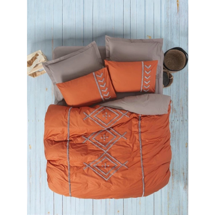 Puff Nakışlı Ranforce Çift Kişilik Nev Takımı Lia Kiremit Bej