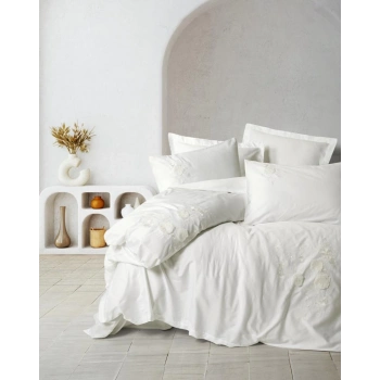 3D Nakışlı Çift Kişilik Saten Nev Takımı Gembira Beyaz