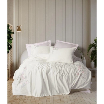 3D Nakışlı Çift Kişilik Saten Nev Takımı Yedda Pudra