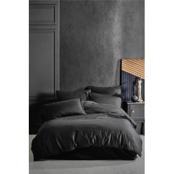 Çizgili Siyah Saten Çift Kişilik Nev Takımı