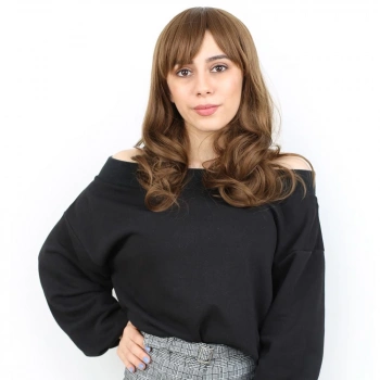 Dalgalı Perçemli Orta Boy Fiber Sentetik Peruk / Kumral