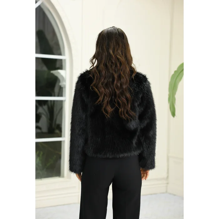 Kuşgözü Detaylı Geniş Yaka Deri&Kürk Siyah