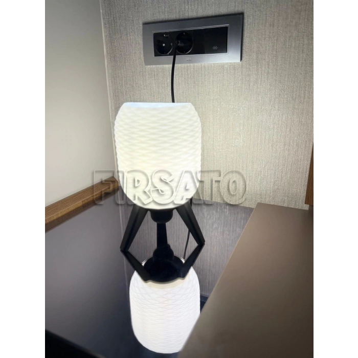 Form Işıkları Serisi- Ezgi Masa Lambası