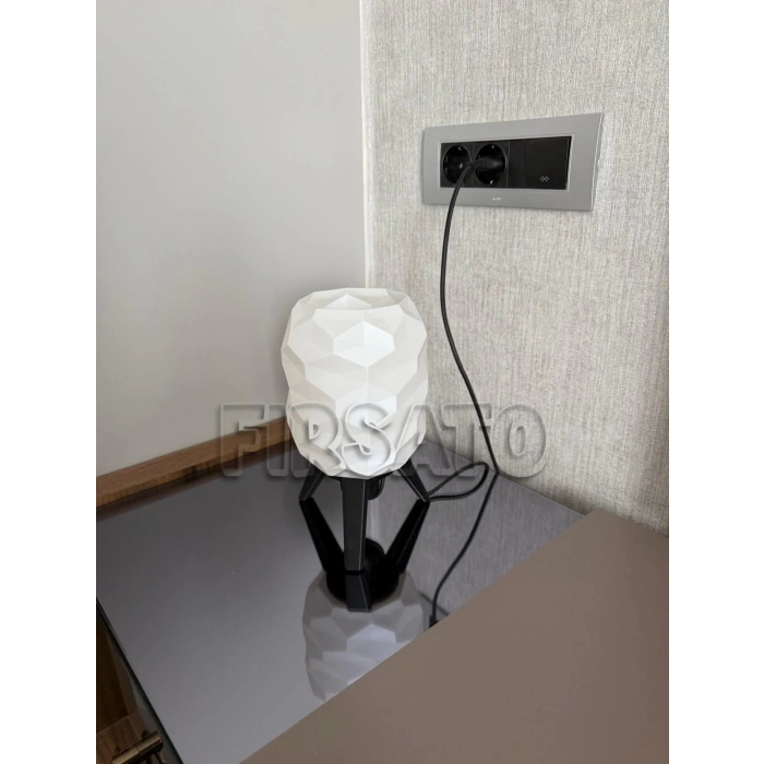 Form Işıkları Serisi - Prizma Masa Lambası