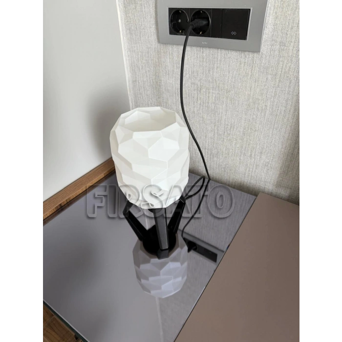Form Işıkları Serisi - Prizma Masa Lambası