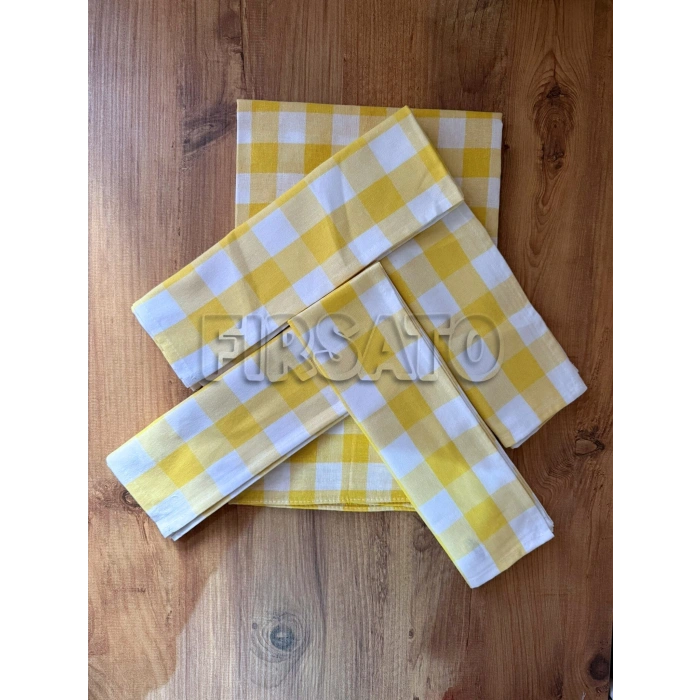 KareVibe Masa Örtüsü ve Peçete Seti – Kare Desen, 5 Parça