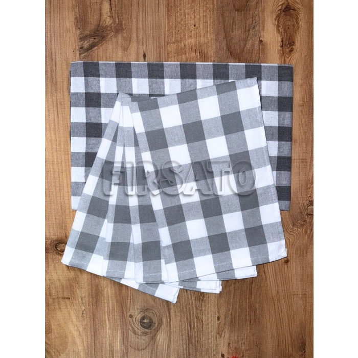 KareVibe Masa Örtüsü ve Peçete Seti – Kare Desen, 5 Parça