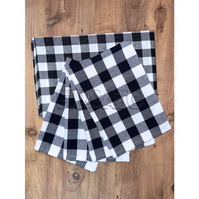 KareVibe Masa Örtüsü ve Peçete Seti – Kare Desen, 5 Parça