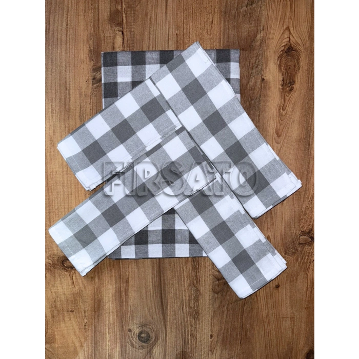 KareVibe Masa Örtüsü ve Peçete Seti – Kare Desen, 5 Parça