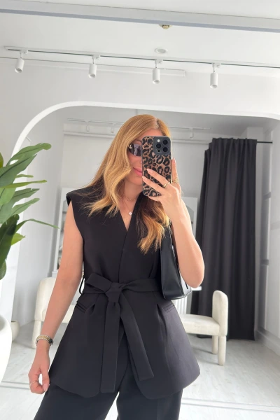 Siyah Kuşaklı pileli yelek