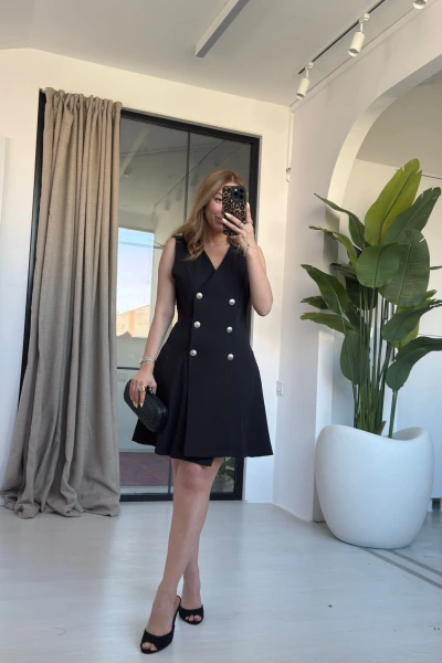 SİYAH KRUVAZE KAPAMA GÜMÜŞ DÜĞMELİ ELBİSE