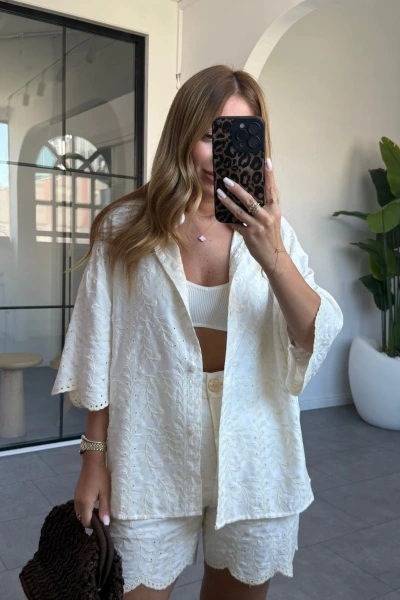 KREM FİSTO NAKIŞ DETAYLI ŞORT TAKIM