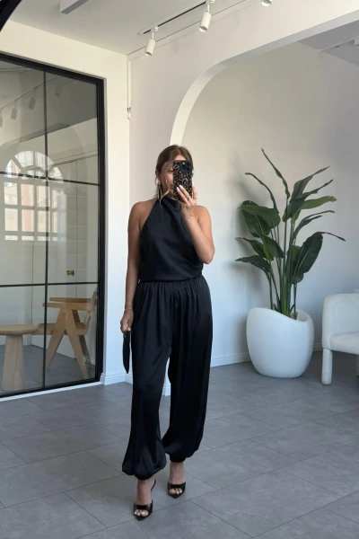 SİYAH ŞALVAR MODEL SATEN TAKIM