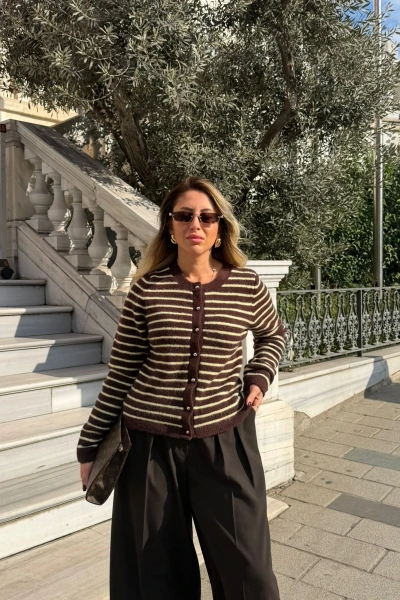 KAHVE SARI ÇİZGİLİ TRİKO HIRKA