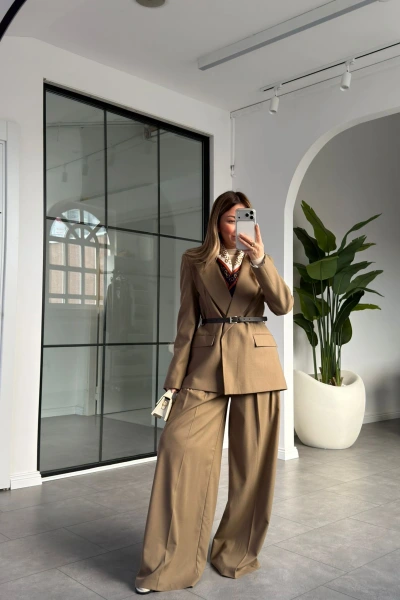 KARAMEL KEMERLİ CEKET