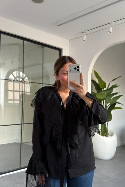 SİYAH DANTEL DETAY GÖMLEK BLUZ