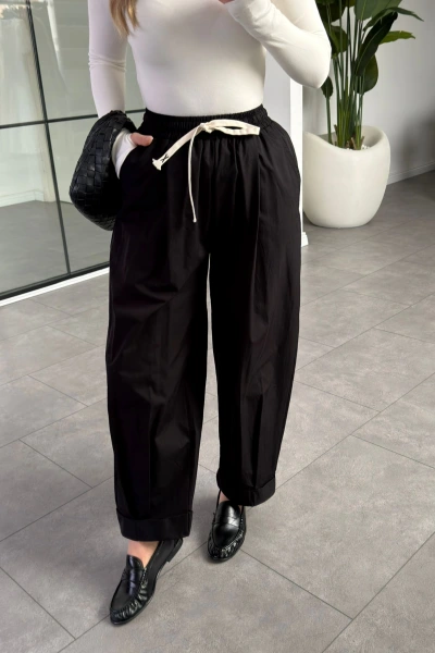 SİYAH PAÇA KATLAMALI PANTOLON