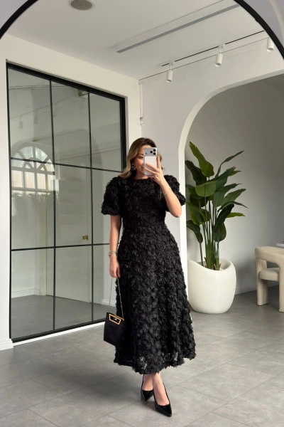 SİYAH GÜL MOTİFLİ TASARIM ELBİSE