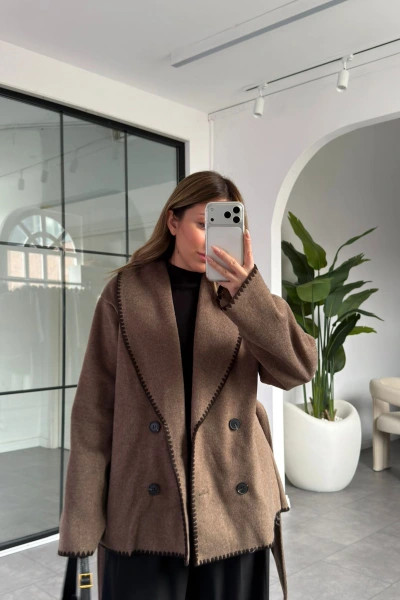 KAHVE KENAR DİKİŞLİ YÜN DOKULU CEKET