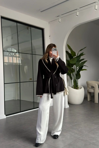 SİYAH KENAR DİKİŞLİ YÜN DOKULU CEKET