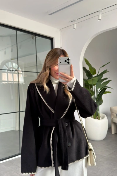 SİYAH KENAR DİKİŞLİ YÜN DOKULU CEKET