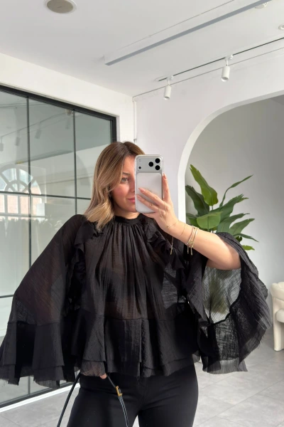 SİYAH VOLANLI BOYUNDAN BAĞLAMALI BLUZ