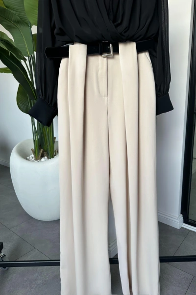 TAŞ KÖPRÜ DETAY KEMERLİ PANTOLON