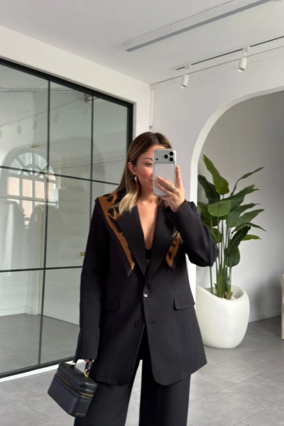 SİYAH KIRLANGIÇ YAKA CEKET PANTOLON TAKIM