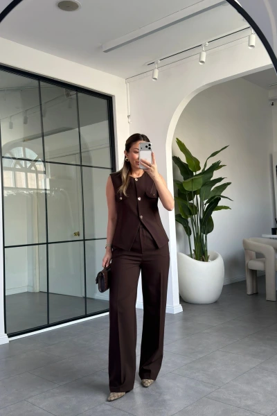 KAHVE GOLD DÜĞMELİ CEP KAPAKLI YELEK PANTOLON TAKIM