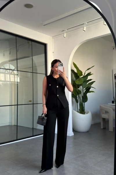 SİYAH GOLD DÜĞMELİ CEP KAPAKLI YELEK PANTOLON TAKIM