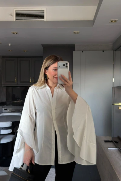 BEYAZ KOLLARI VOLANLI GÖMLEK