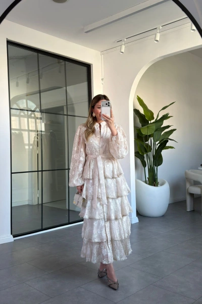 BEJ ÇİÇEK DESENLİ FIRFIRLI ELBİSE 9702