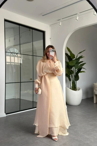 KREM VATKALI DRAPELİ UZUN EBİSE 1074