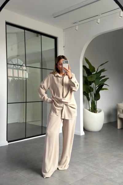 TAŞ KRUVAZE ALTIN DÜĞMELİ GÖMLEK TAKIM 1234