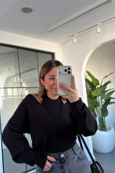 SİYAH İKİLİ V YAKA TRİKO TAKIM