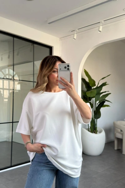 BEYAZ SIRTI V DANTELLİ T-SHİRT