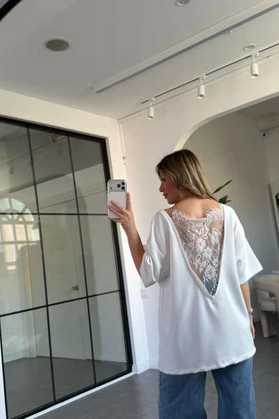 BEYAZ SIRTI V DANTELLİ T-SHİRT