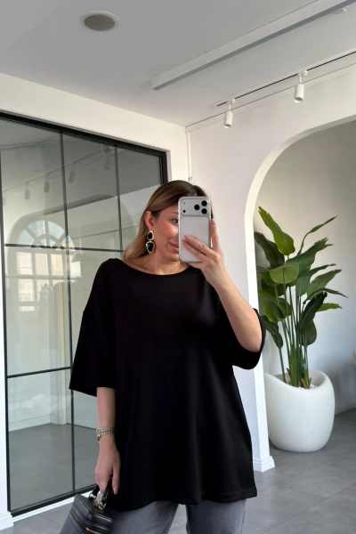 SİYAH SIRTI V DANTELLİ T-SHİRT