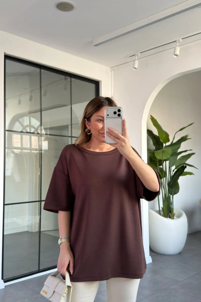 KAHVE SIRTI V DANTELLİ T-SHİRT