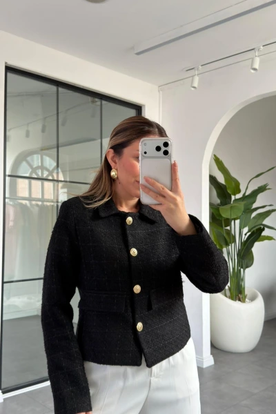 SİYAH TÜVİT GOLD DÜĞMELİ KISA CEKET