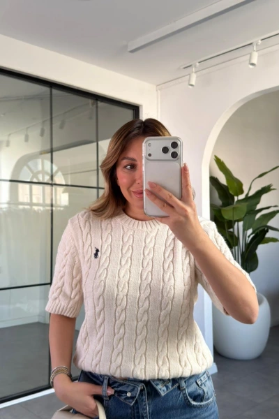 EKRU BİSİKLET YAKA SAÇ ÖRGÜ DESEN KISA KOLLU TRİKO