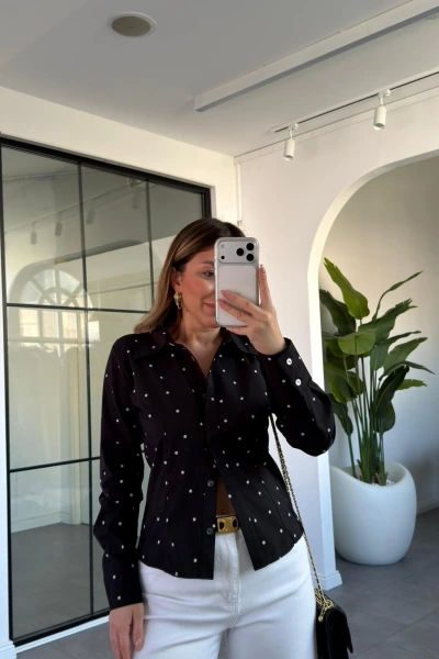 SİYAH PUANTİYELİ GÖMLEK