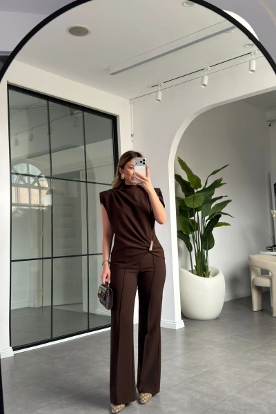 KAHVE OMZU VATKALI BROŞLU TAKIM