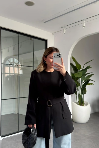 SİYAH KEMERLİ YAKASIZ BLAZER CEKET