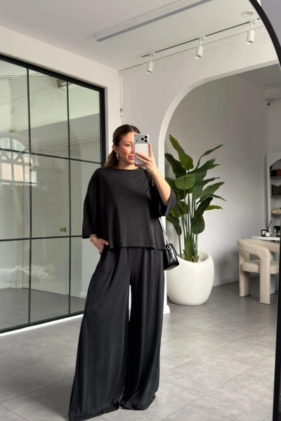 SİYAH BEL DETAYLI DÖKÜMLÜ MODAL TAKIM