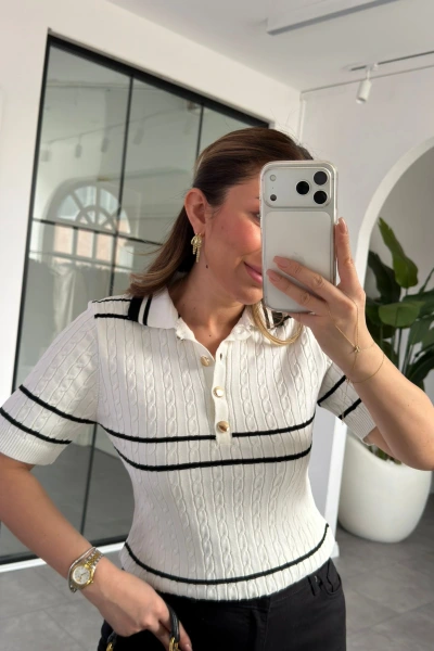 BEYAZ ÇİZGİLİ KISA KOLLU TRİKO