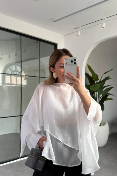 BEYAZ UÇUŞAN PELERİN BLUZ 5026